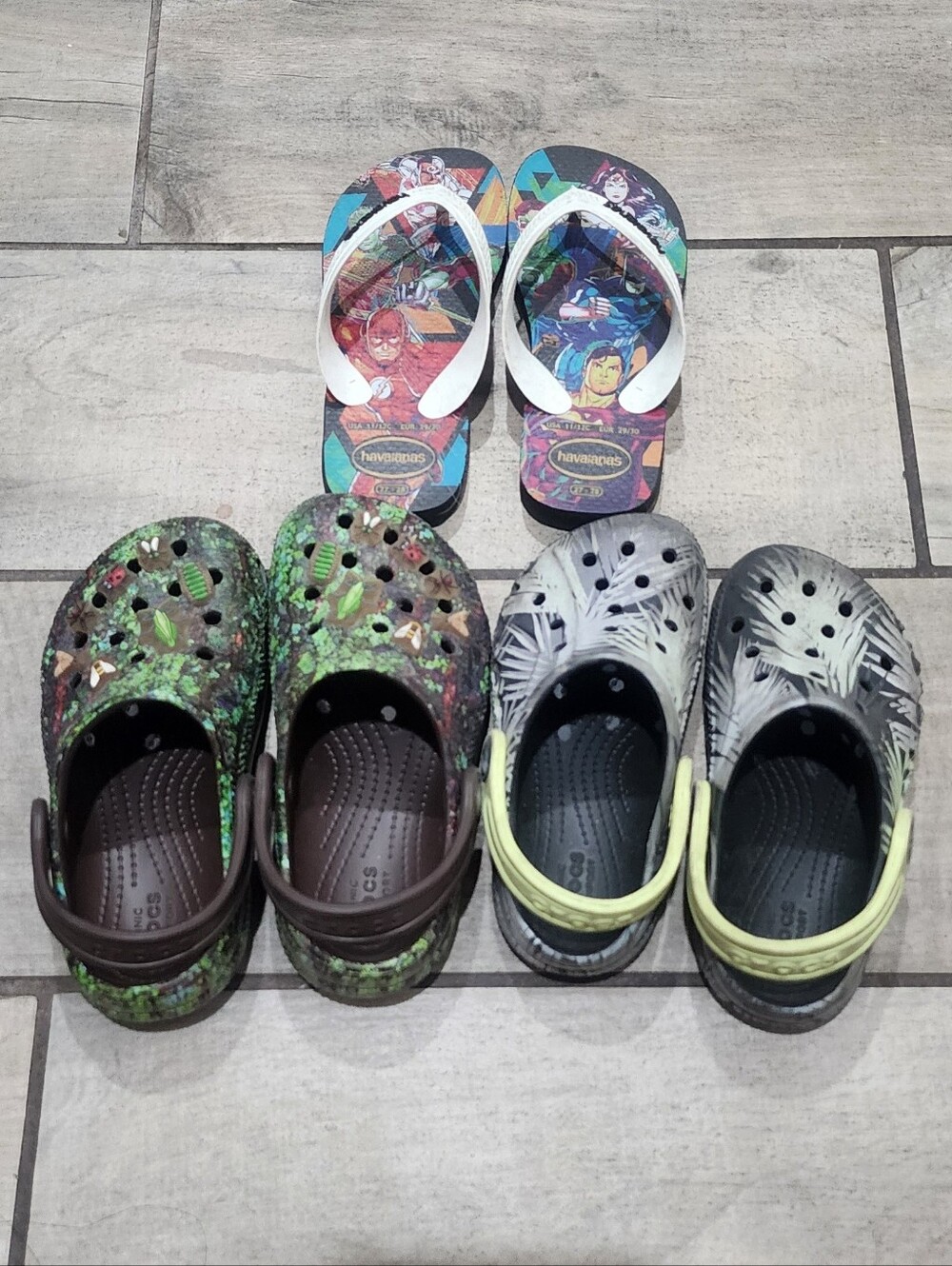 Crocs And Havaianas Lot